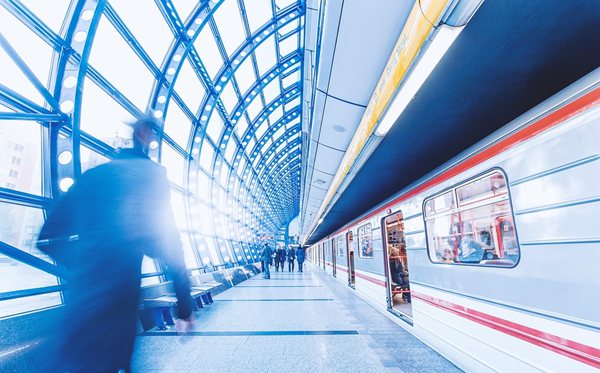 同是地铁为甚么有的叫subway,有的却叫metro?