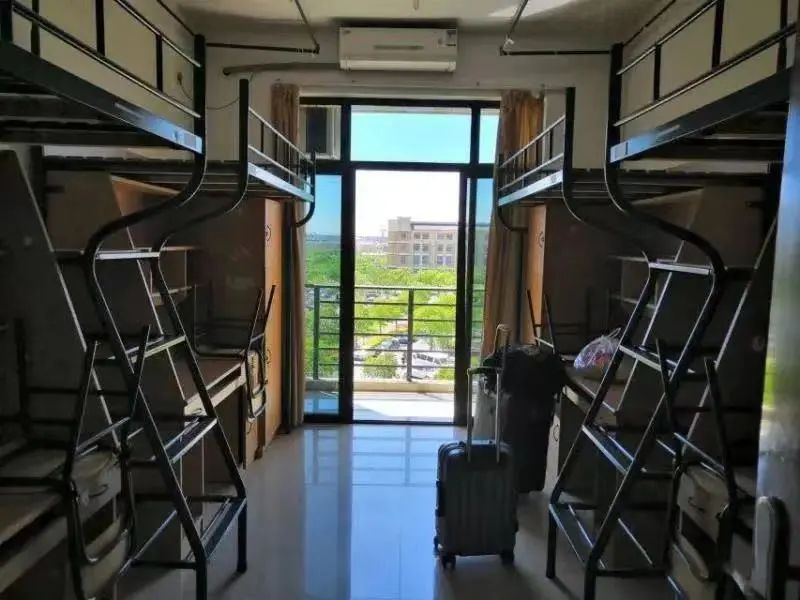 上海利用手艺大学宿舍前提怎样样,有空协调自力洗手间吗？（附宿舍图片）