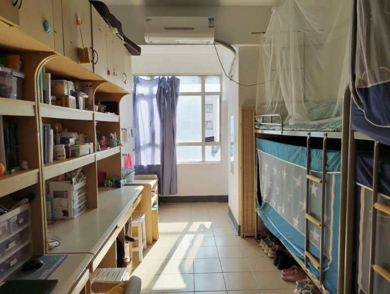 江苏大学宿舍前提怎样样,有空协调自力洗手间吗？（附宿舍图片）