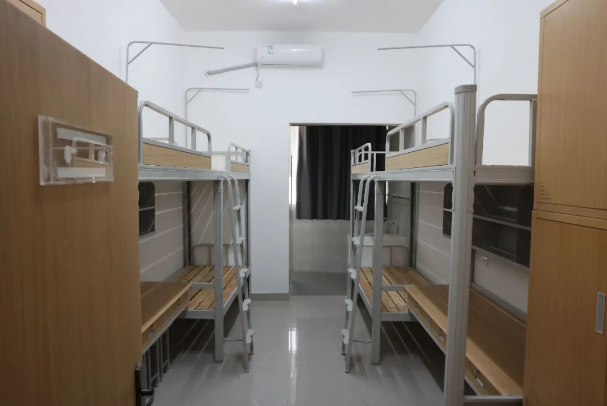 新乡工程学院宿舍前提怎样样,有空协调自力洗手间吗？（附宿舍图片）