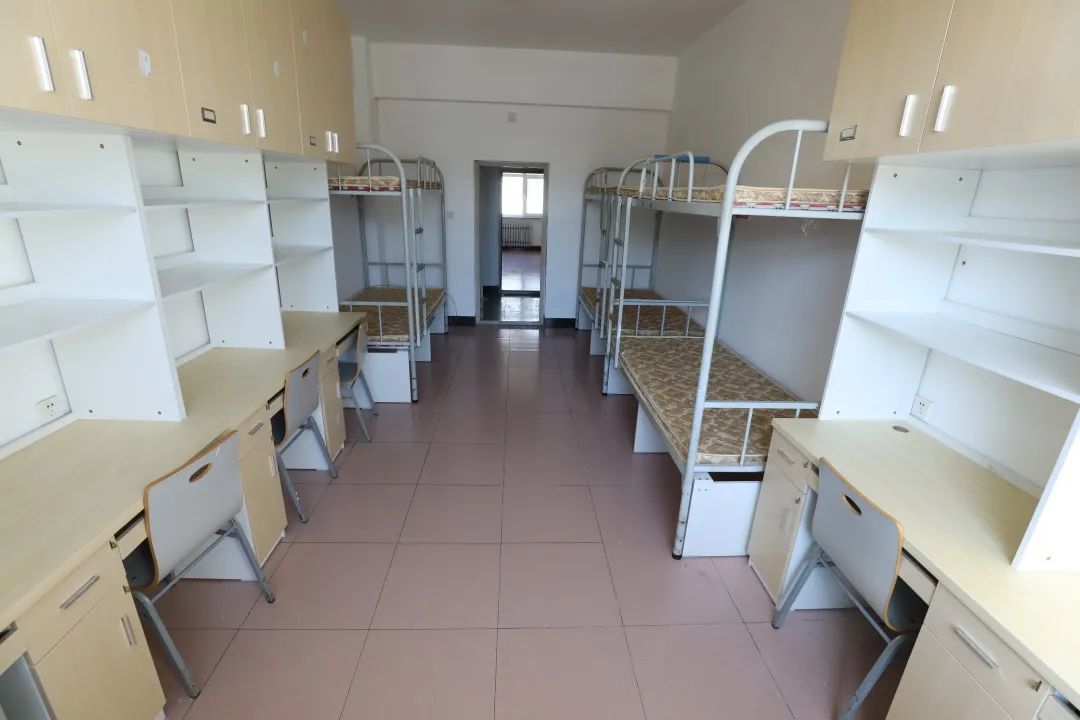 西南财经大学宿舍前提怎样样,有空协调自力洗手间吗?(附宿舍图片)