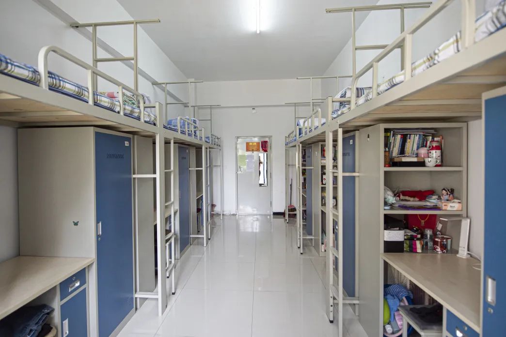 河套学院宿舍前提怎样样,有空协调自力洗手间吗？（附宿舍图片）