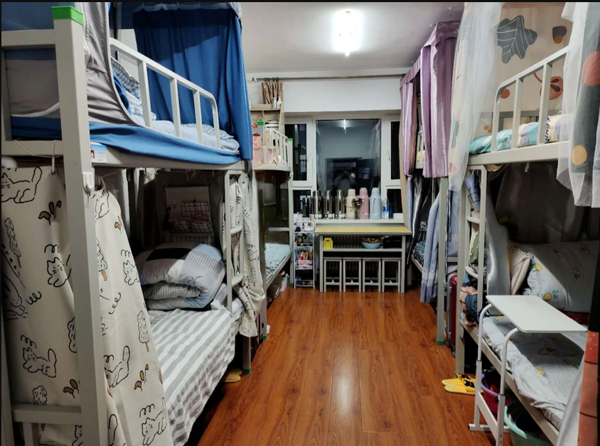 长春大学宿舍前提怎样样,有空协调自力洗手间吗？（附宿舍图片）