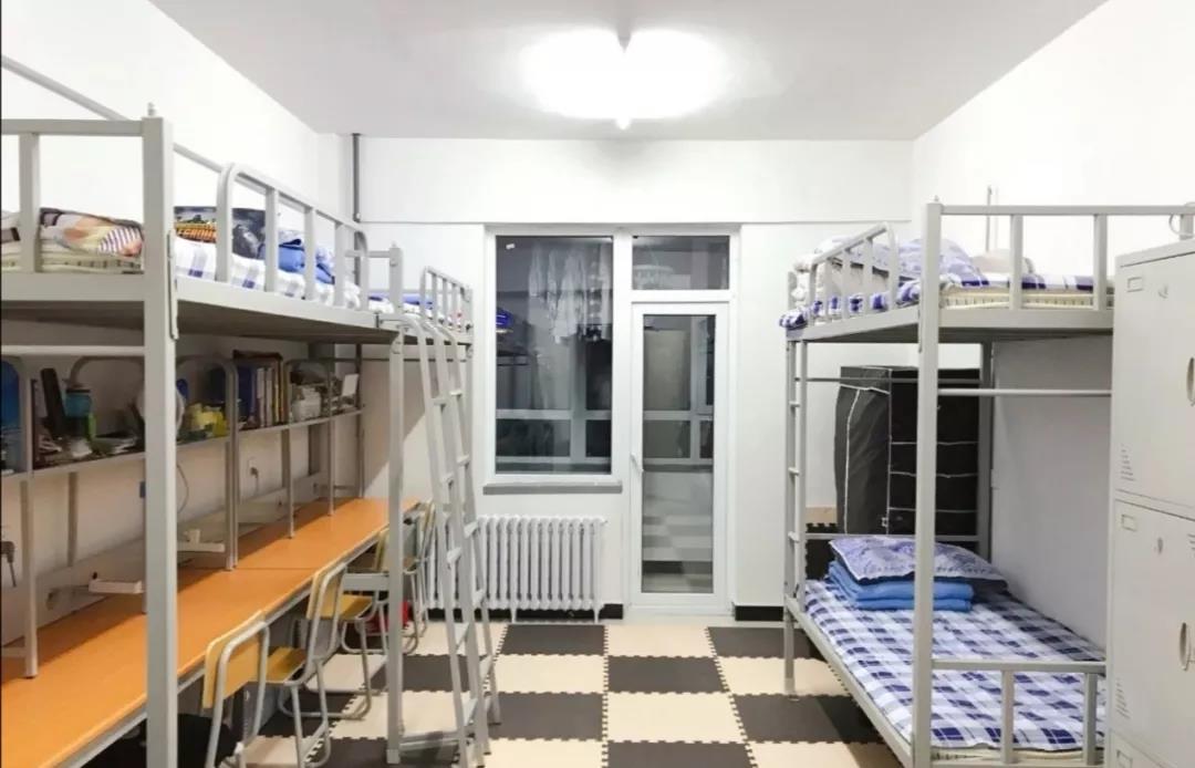 沈阳产业大学宿舍前提怎样样,有空协调自力洗手间吗？（附宿舍图片）
