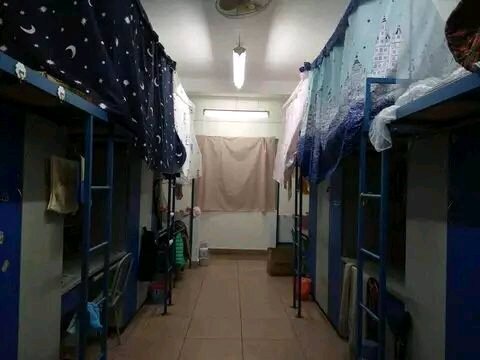 赣东学院宿舍前提怎样样,有空协调自力洗手间吗？（附宿舍图片）