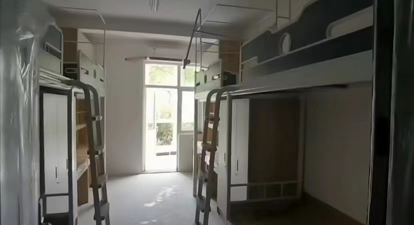 南京产业大学宿舍前提怎样样,有空协调自力洗手间吗？（附宿舍图片）