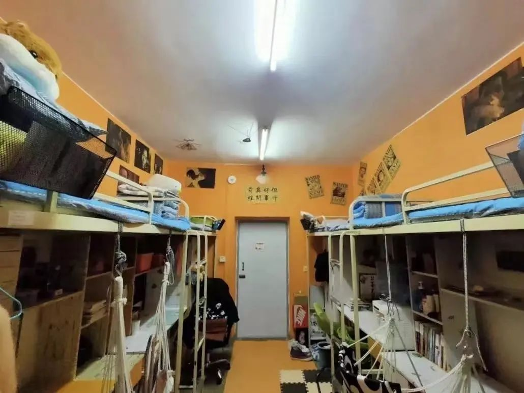 沈阳化工大学宿舍前提怎样样,有空协调自力洗手间吗？（附宿舍图片）