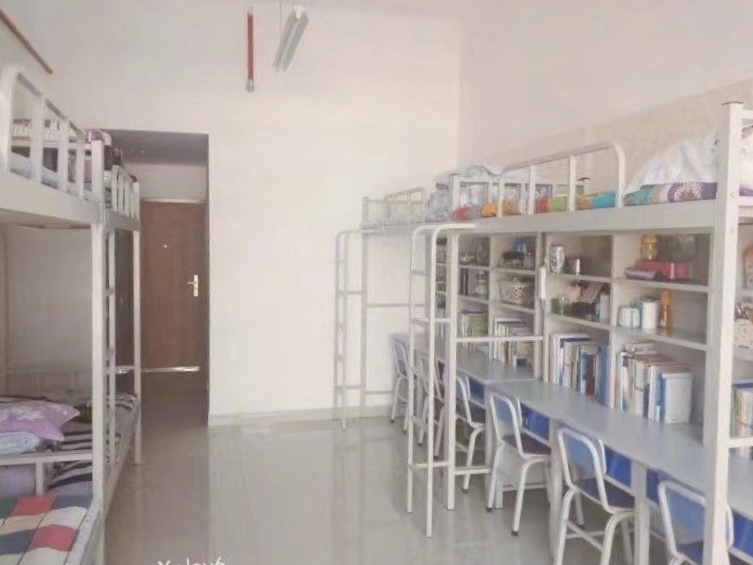河北南边学院宿舍前提怎样样,有空协调自力洗手间吗？（附宿舍图片）