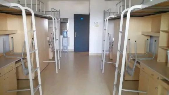 厦门工学院宿舍前提怎样样,有空协调自力洗手间吗？（附宿舍图片）