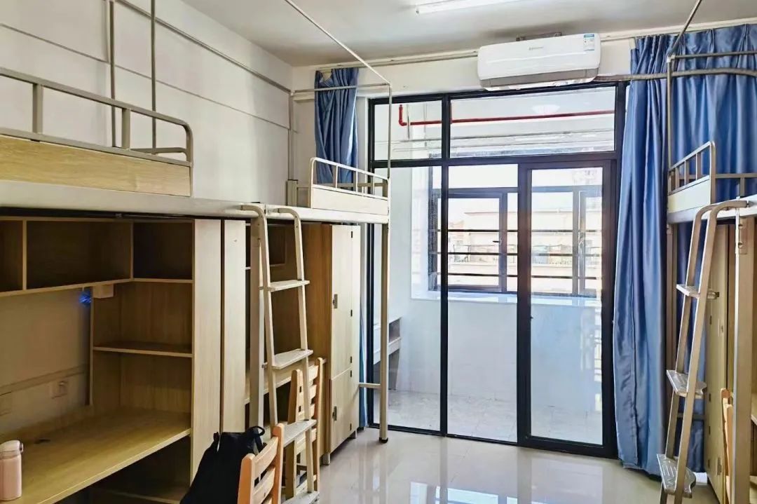 龙岩学院宿舍前提怎样样,有空协调自力洗手间吗？（附宿舍图片）