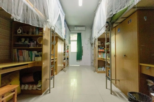 重庆对外经贸学院宿舍前提怎样样,有空协调自力洗手间吗?(附宿舍图片)