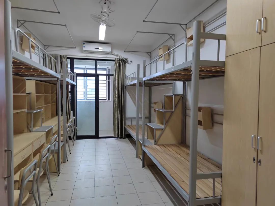 宁波工程学院宿舍前提怎样样,有空协调自力洗手间吗？（附宿舍图片）