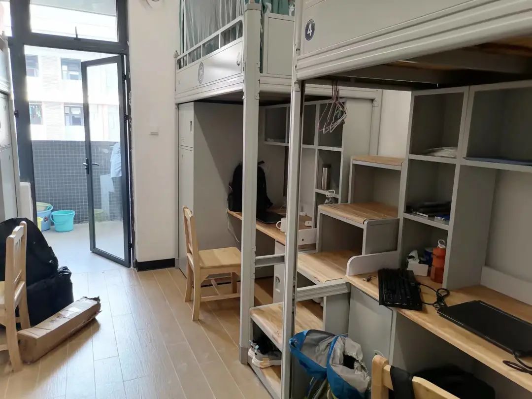 广州医科大学宿舍前提怎样样,有空协调自力洗手间吗？（附宿舍图片）