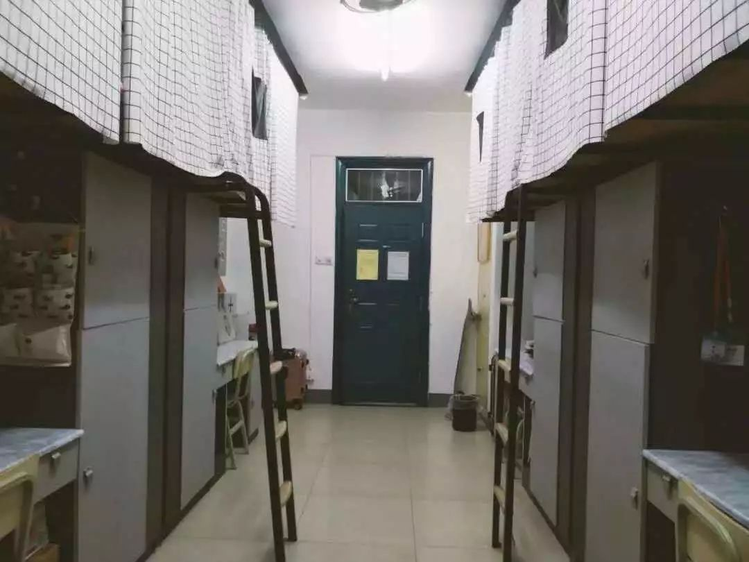 长沙学院宿舍前提怎样样,有空协调自力洗手间吗？（附宿舍图片）