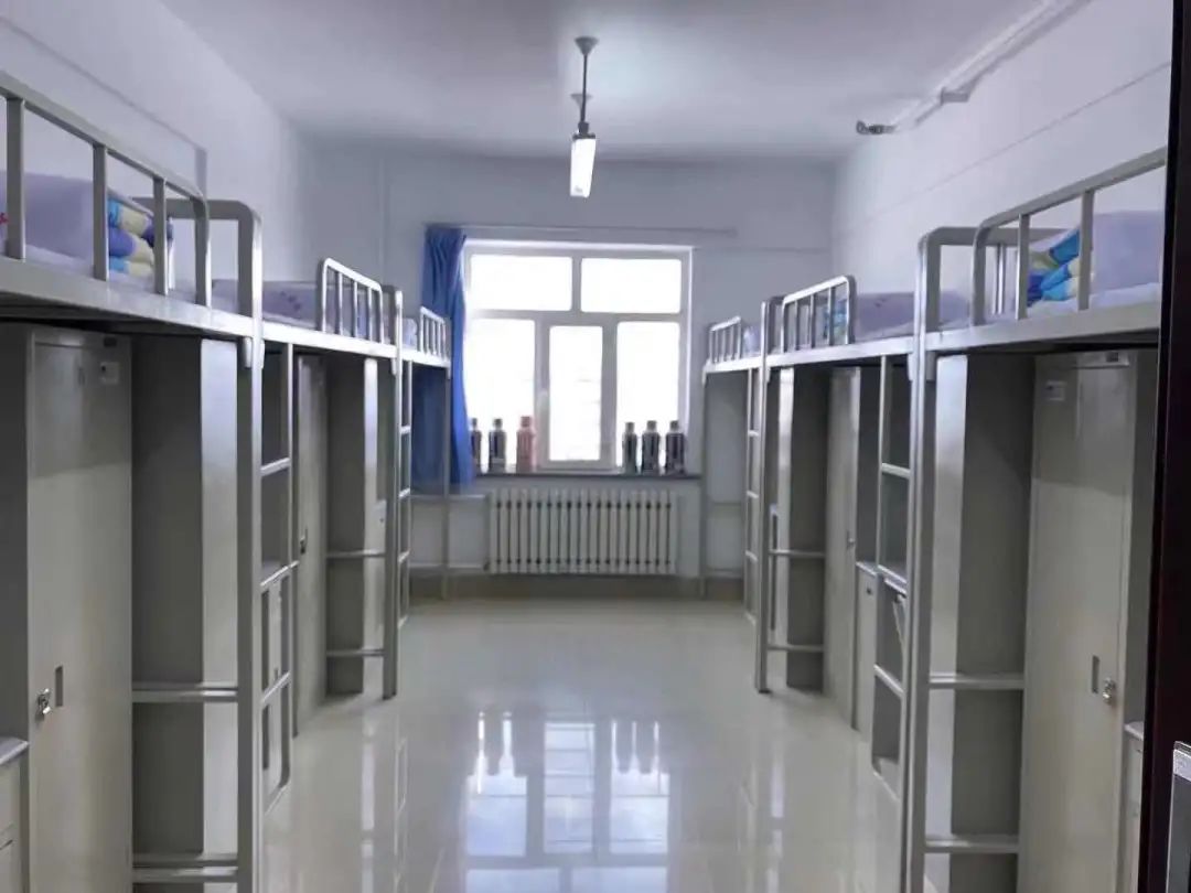 黑龙江工程学院宿舍前提怎样样,有空协调自力洗手间吗？（附宿舍图片）