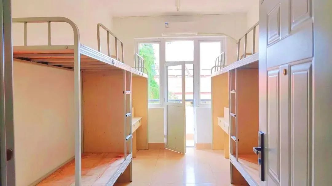 绵阳都会学院宿舍前提怎样样,有空协调自力洗手间吗？（附宿舍图片）