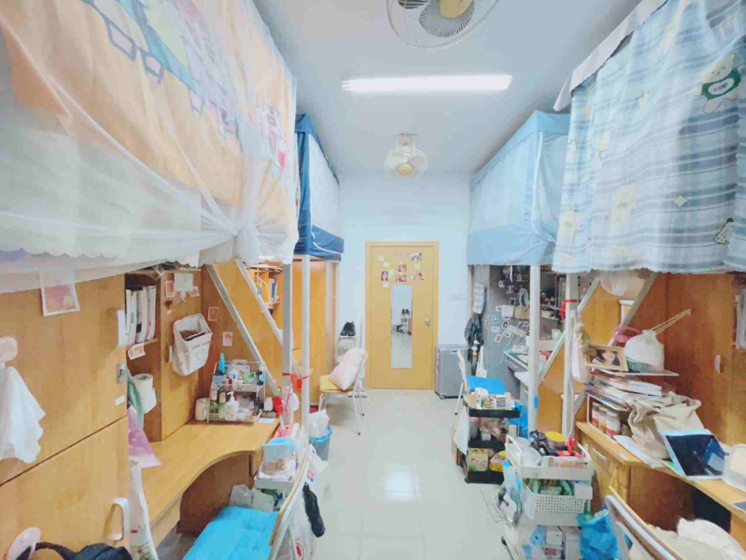 浙江越秀本国语学院宿舍前提怎样样,有空协调自力洗手间吗?(附宿舍图片)