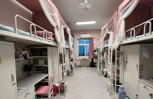 西安翻译学院宿舍前提怎样样,有空协调自力洗手间吗?(附宿舍图片)