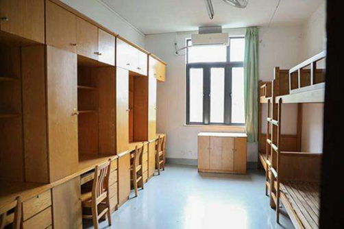 上海财经大学宿舍前提怎样样,有空协调自力洗手间吗?(附宿舍图片)