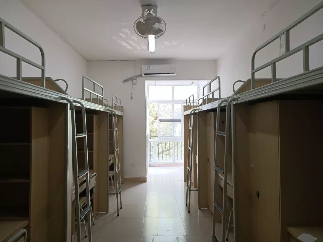 西华师范大学宿舍前提怎样样,有空协调自力洗手间吗？（附宿舍图片）