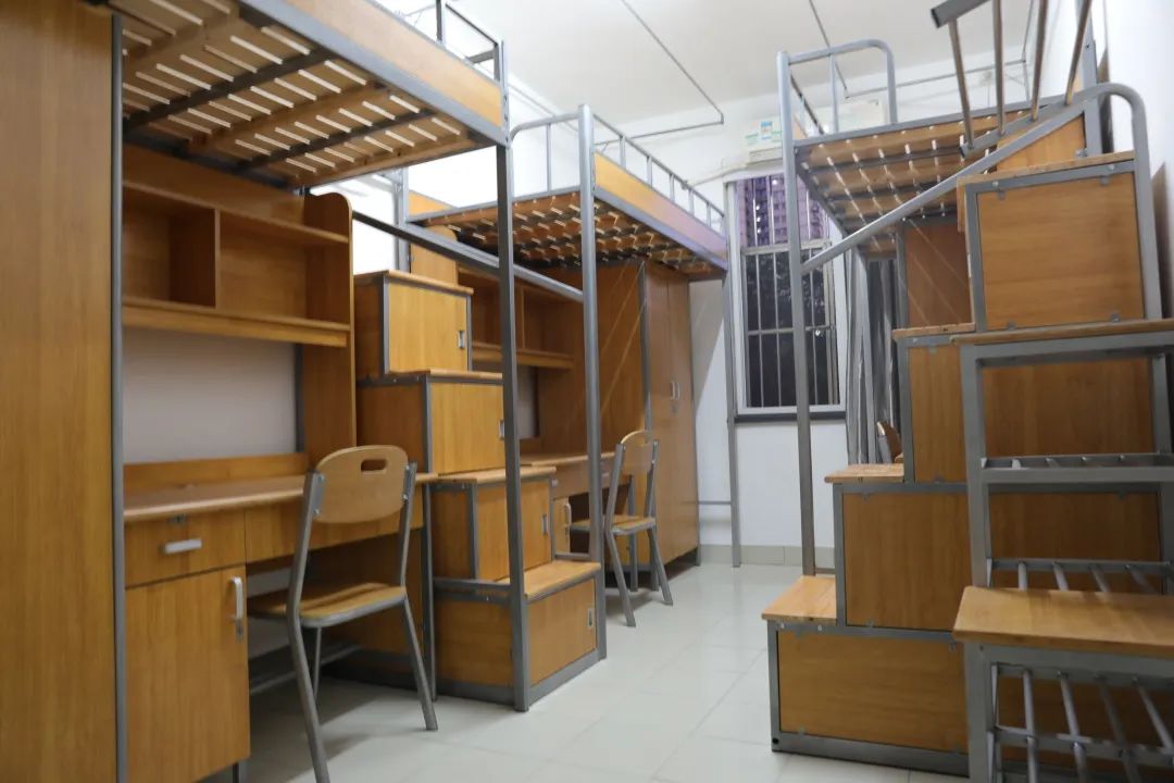 复旦大学宿舍前提怎样样,有空协调自力洗手间吗？（附宿舍图片）