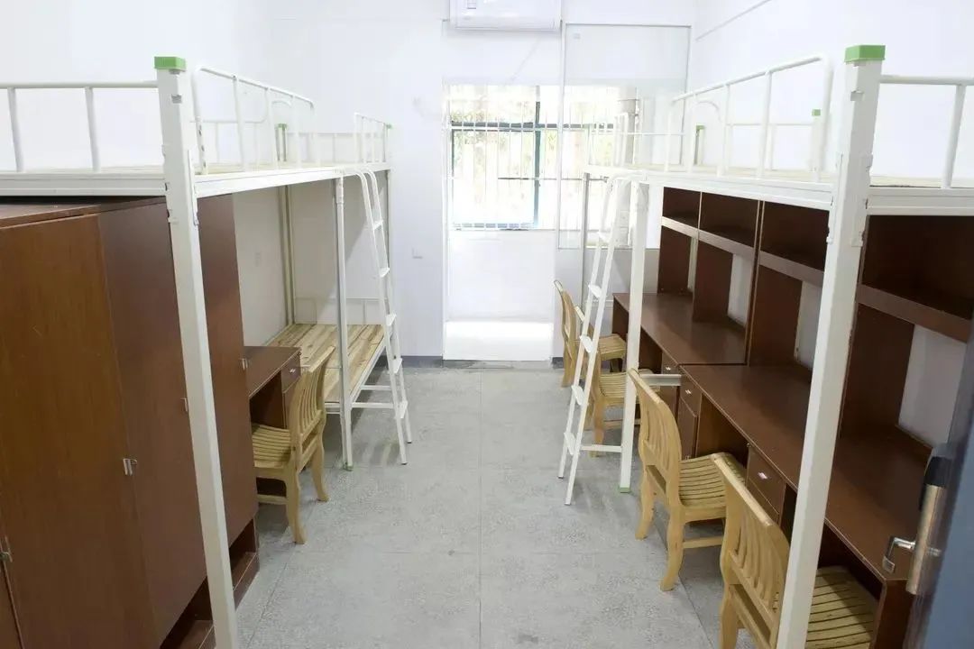 湖北经济学院宿舍前提怎样样,有空协调自力洗手间吗？（附宿舍图片）