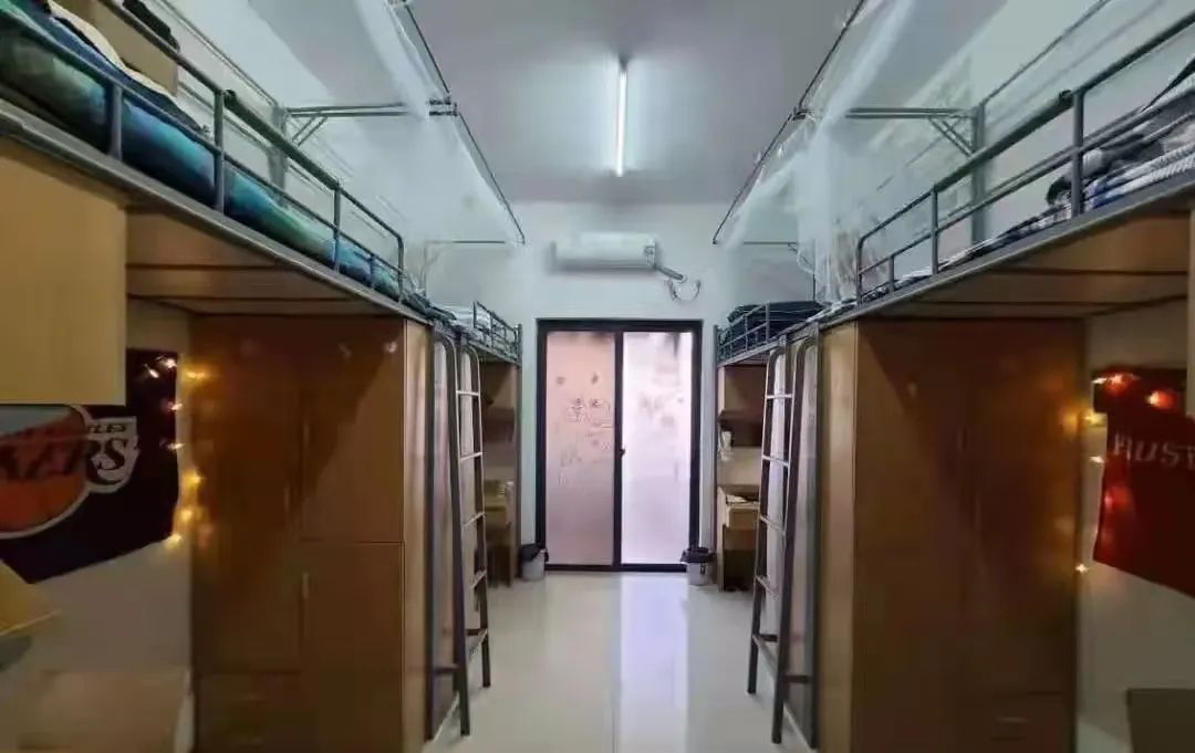 浙江西医药大学宿舍前提怎样样,有空协调自力洗手间吗？（附宿舍图片）