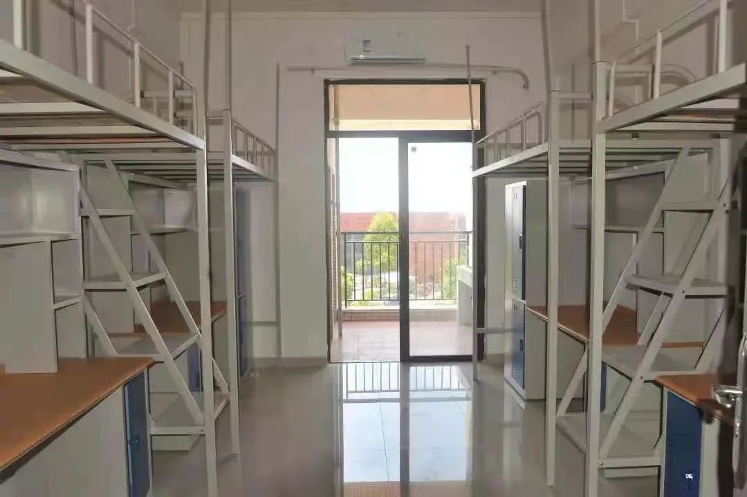 广州软件学院宿舍前提怎样样,有空协调自力洗手间吗？（附宿舍图片）