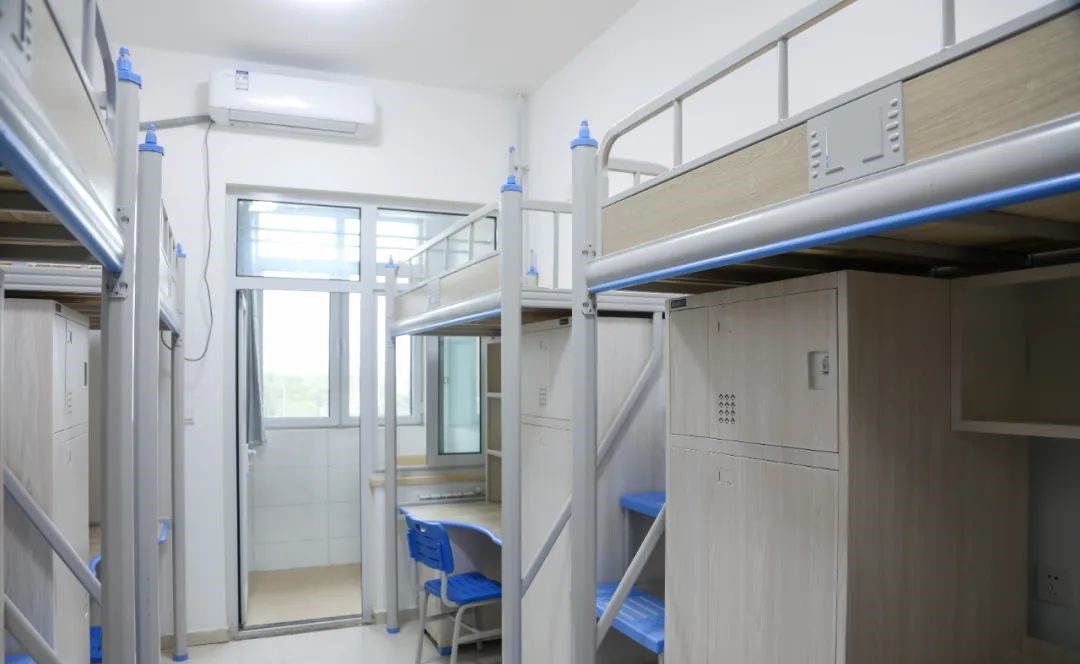 青岛农业大学宿舍前提怎样样,有空协调自力洗手间吗？（附宿舍图片）