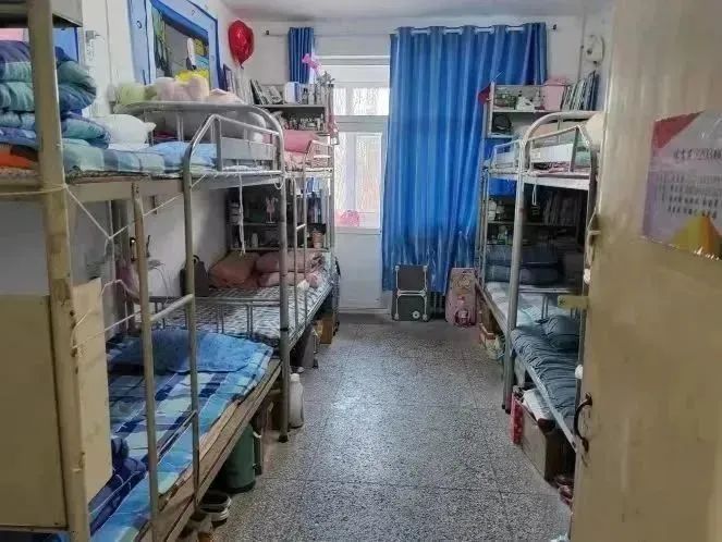 长治学院宿舍前提怎样样,有空协调自力洗手间吗？（附宿舍图片）