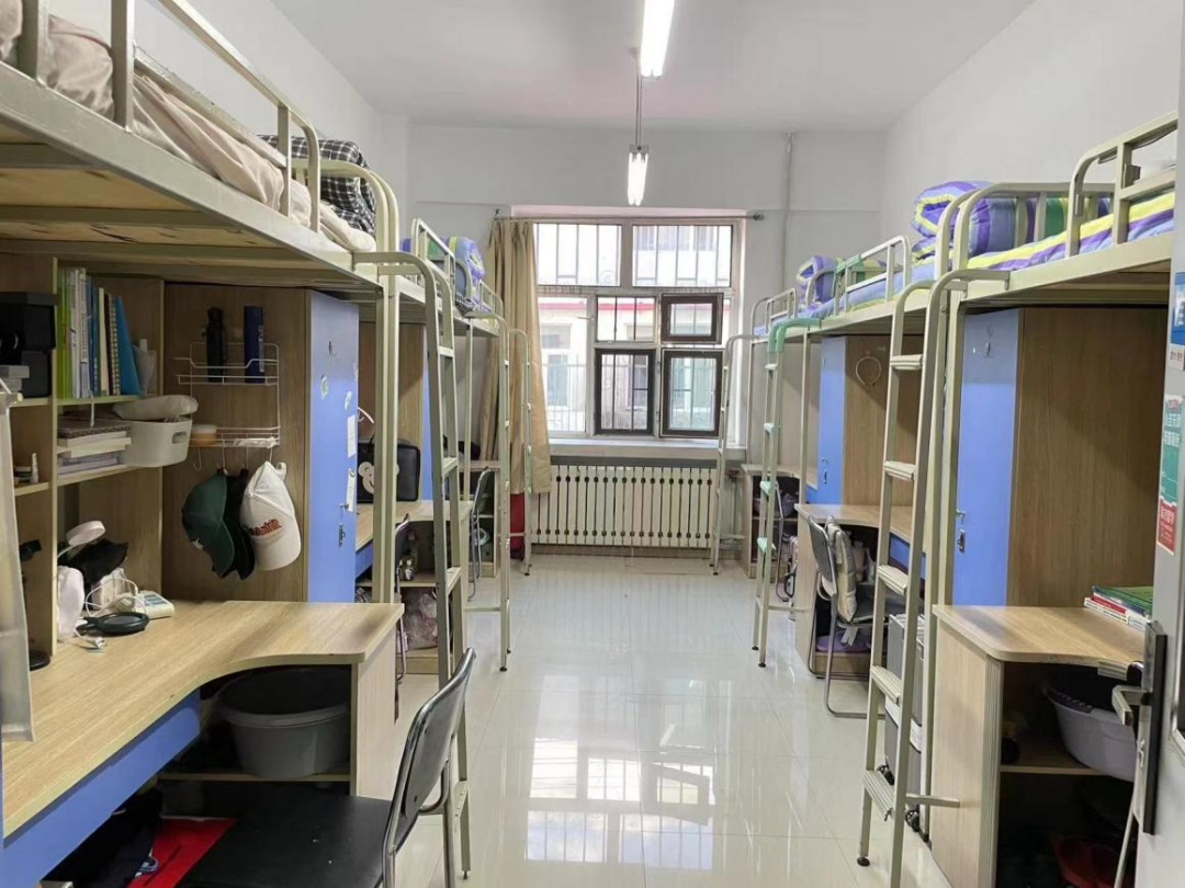 哈尔滨学院宿舍前提怎样样,有空协调自力洗手间吗?(附宿舍图片)