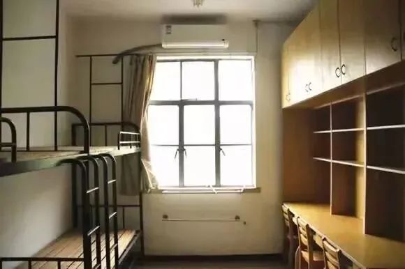 扬州大学宿舍前提怎样样,有空协调自力洗手间吗？（附宿舍图片）