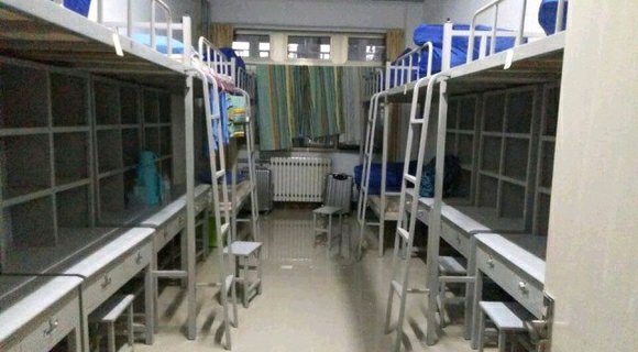青岛大学宿舍前提怎样样,有空协调自力洗手间吗？（附宿舍图片）