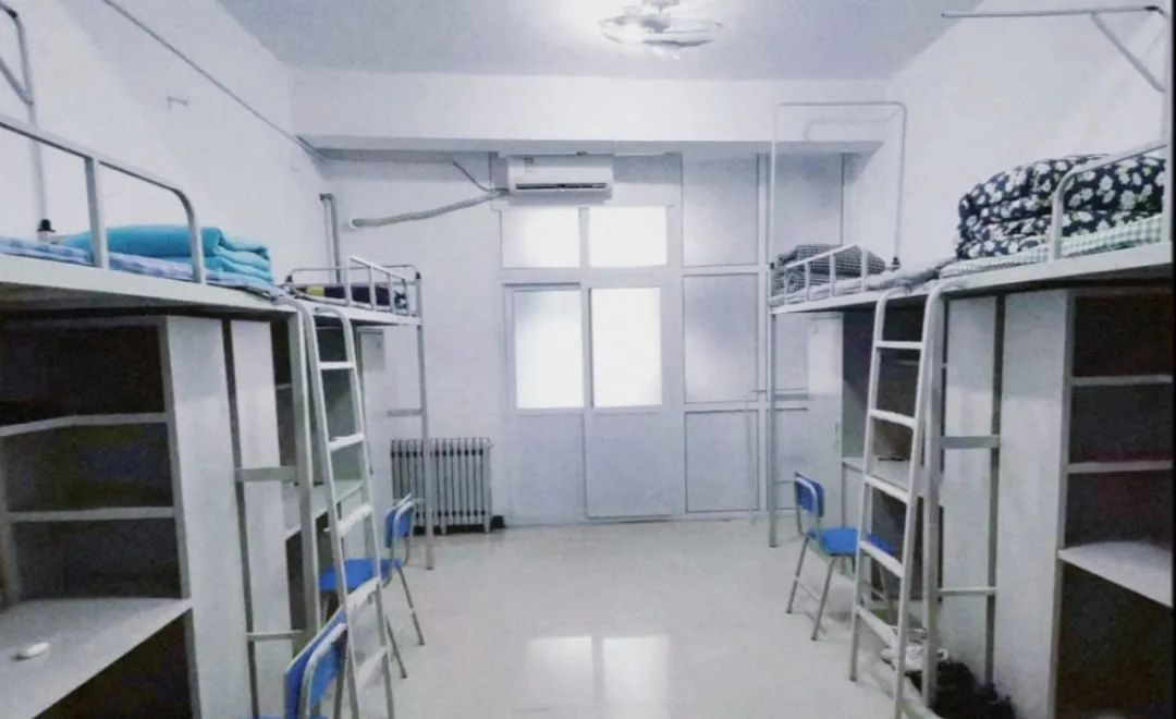 沧州交通学院宿舍前提怎样样,有空协调自力洗手间吗？（附宿舍图片）
