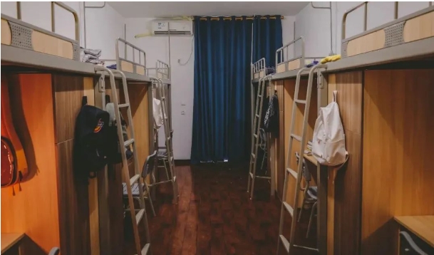 重庆移通学院宿舍前提怎样样,有空协调自力洗手间吗？（附宿舍图片）