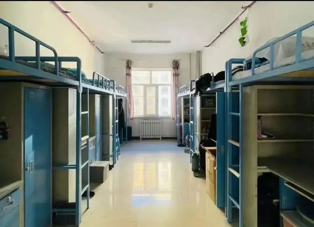 呼伦贝尔学院宿舍前提怎样样,有空协调自力洗手间吗?(附宿舍图片)