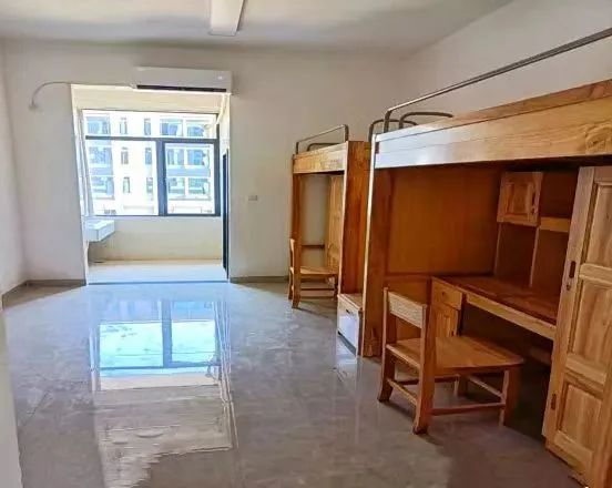 九江学院宿舍前提怎样样,有空协调自力洗手间吗？（附宿舍图片）