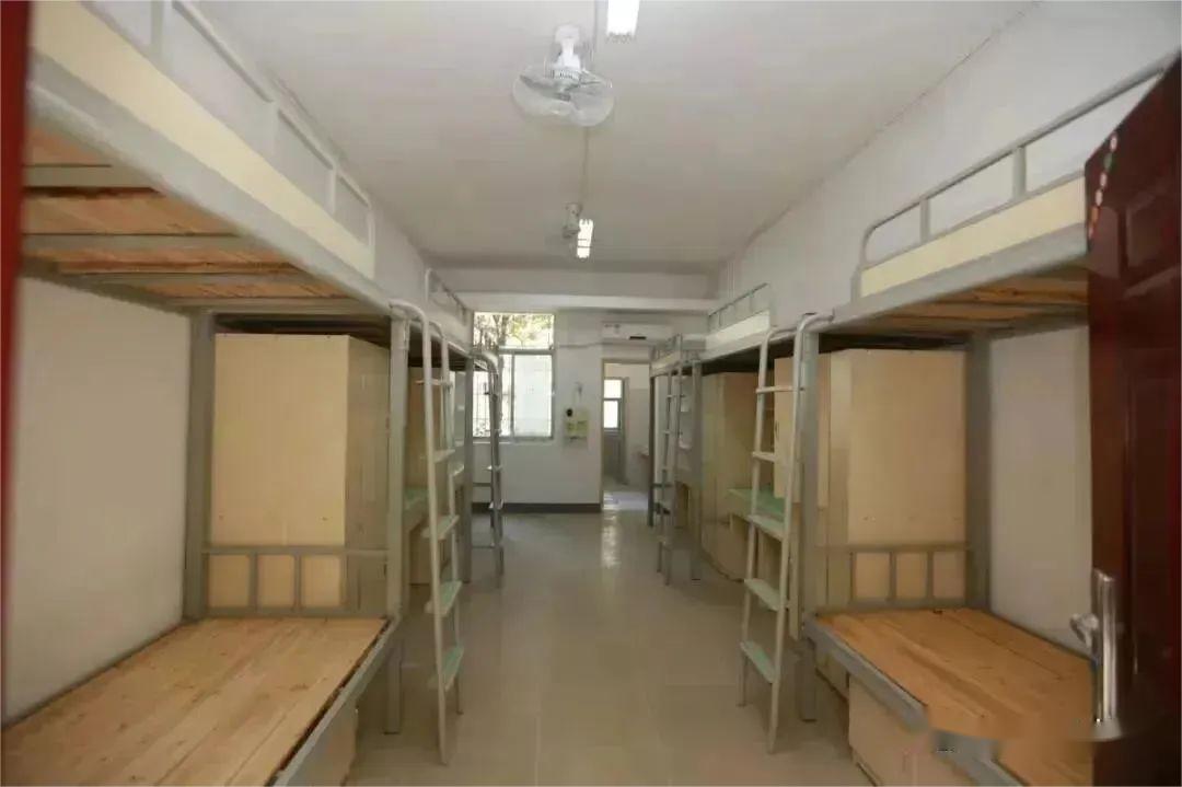 湖南工商大学宿舍前提怎样样,有空协调自力洗手间吗?(附宿舍图片)