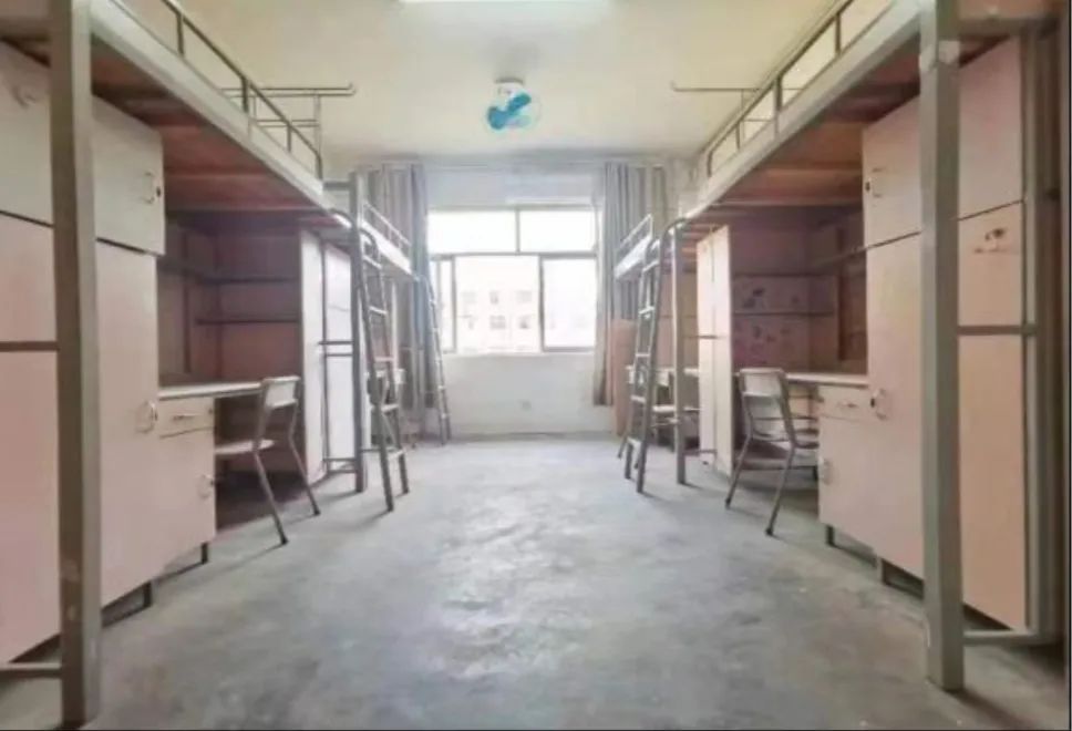 江西西医药大学宿舍前提怎样样,有空协调自力洗手间吗?(附宿舍图片)