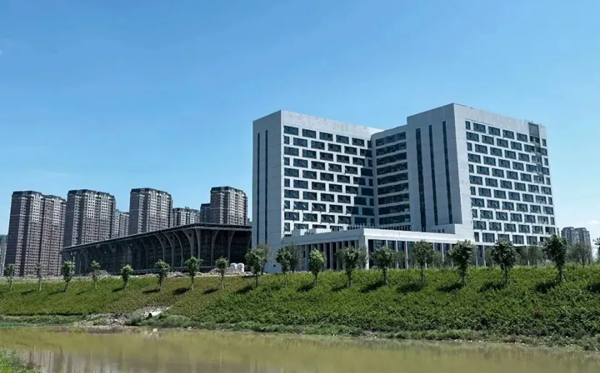 福耀科技大学膏火一年几多钱？