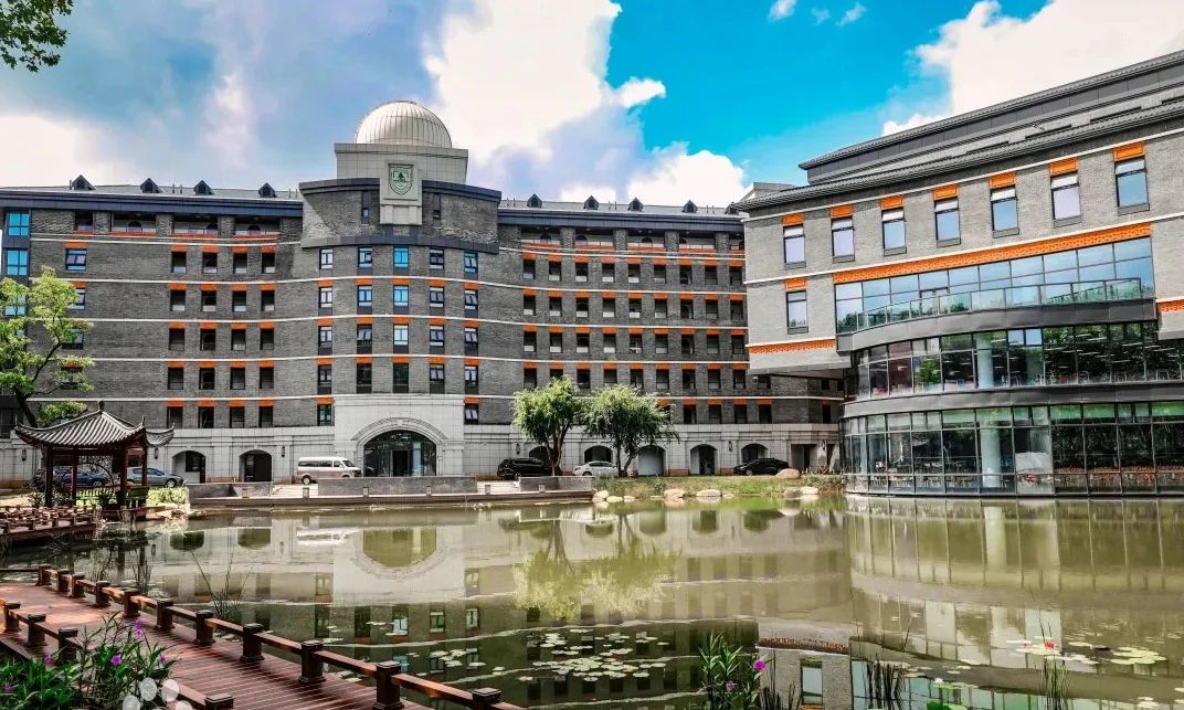 南都门范大学从属中学简介概略（建校汗青、地点、师资、校训、情况）