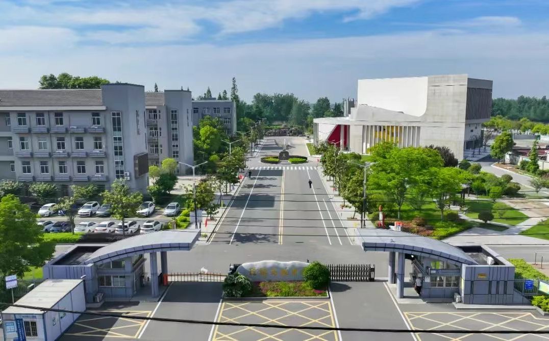 南京市天地区程桥高等中学简介概略（建校汗青、地点、师资、校训、情况）