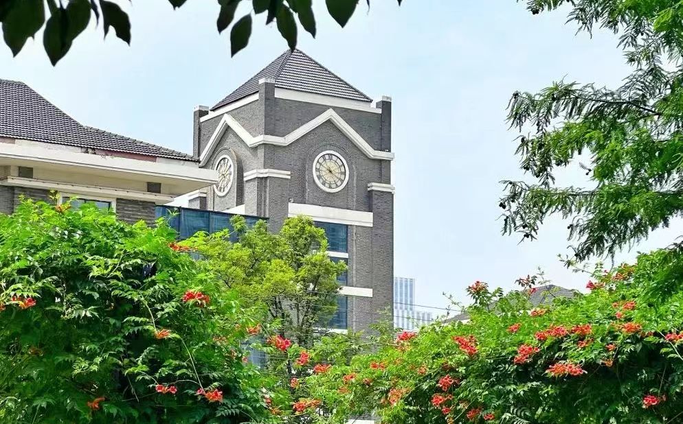 南京时期双语黉舍简介概略（建校汗青、地点、师资、校训、情况）