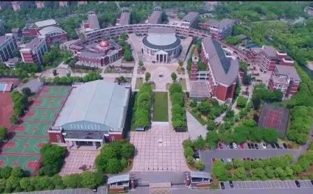 江苏省梁丰高等中学简介概略(建校汗青、地点、师资、校训、情况)
