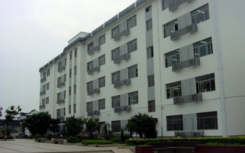 姑苏市第三中学简介概略（建校汗青、地点、师资、校训、情况）