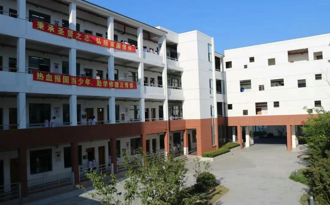 昆山市柏庐高等中学在姑苏的排名第几,南外属于甚么条理？