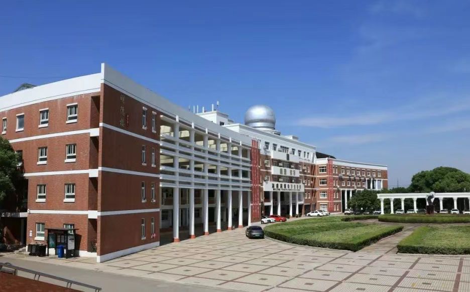 常熟市海虞高等中学简介概略（建校汗青、地点、师资、校训、情况）