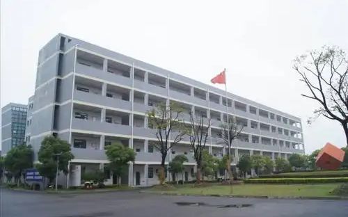 昆山陆家高等中学简介概略（建校汗青、地点、师资、校训、情况）