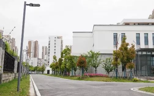 姑苏第十中黉舍简介概略（建校汗青、地点、师资、校训、情况）