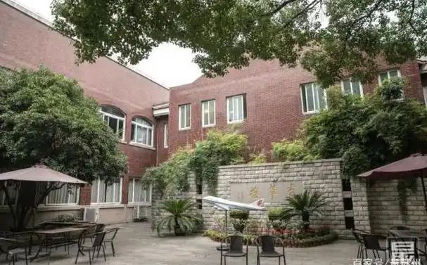 姑苏市第四中学简介概略(建校汗青、地点、师资、校训、情况)